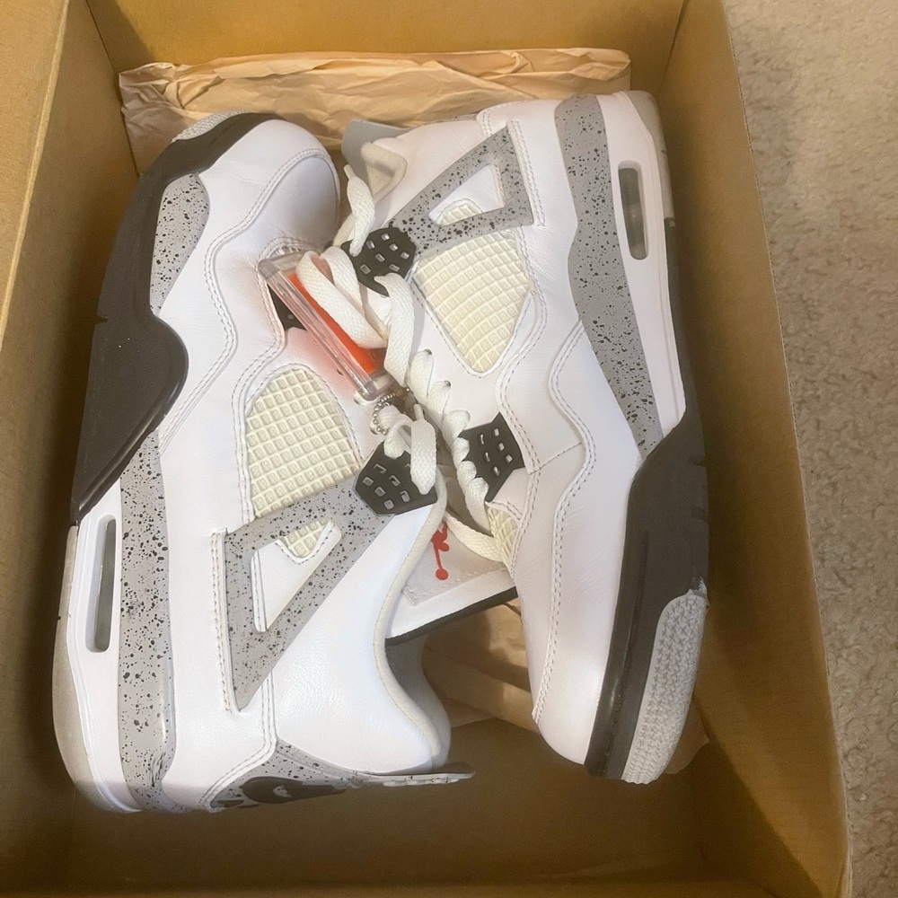 Air Jordan Retro 4’s cement